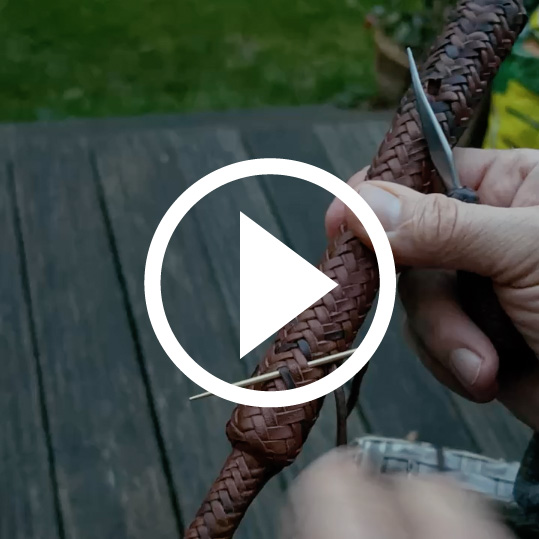 rohhaut, leatherworker, rawhide, bosal, hackamore, hackamorehorse, braid, braiden, braiding, Leather, rawhidebrading, horsetack, horse, custommade, madebyorder, madebyhand, vaquerostyle, vaquero, vaquerohorse, horsegear, westernstyle, naturalhorse, horseware, horseriding, Horsemanship